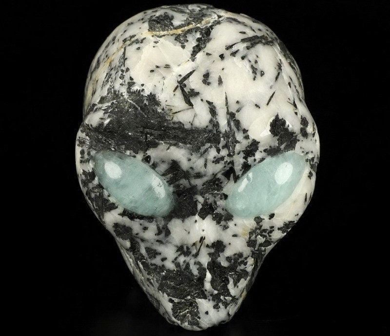 Teschio alieno di Roswell in tormalina nera e quarzo, occhi in amazzonite · XL