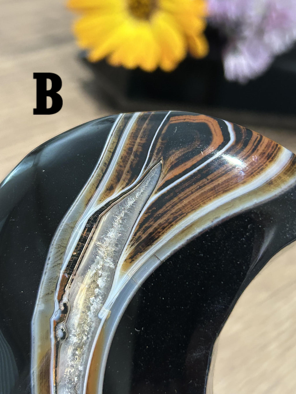 Mond aus schwarzem Sardonyx-Achat mit Bändern aus Uruguay – Zur Auswahl