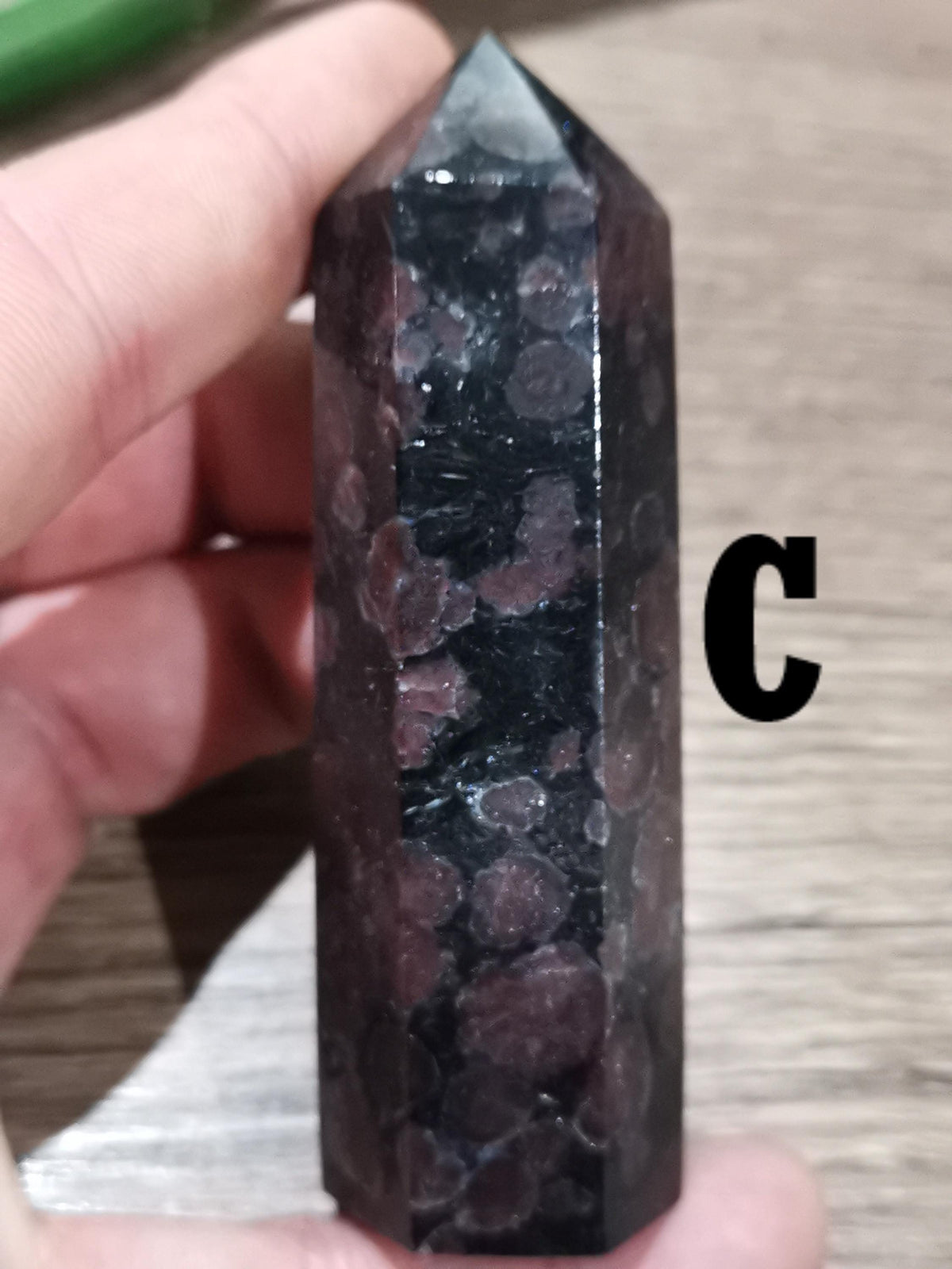 Granat almandyn z Indii – Szczyt obelisku do wyboru - Kamień naturalny