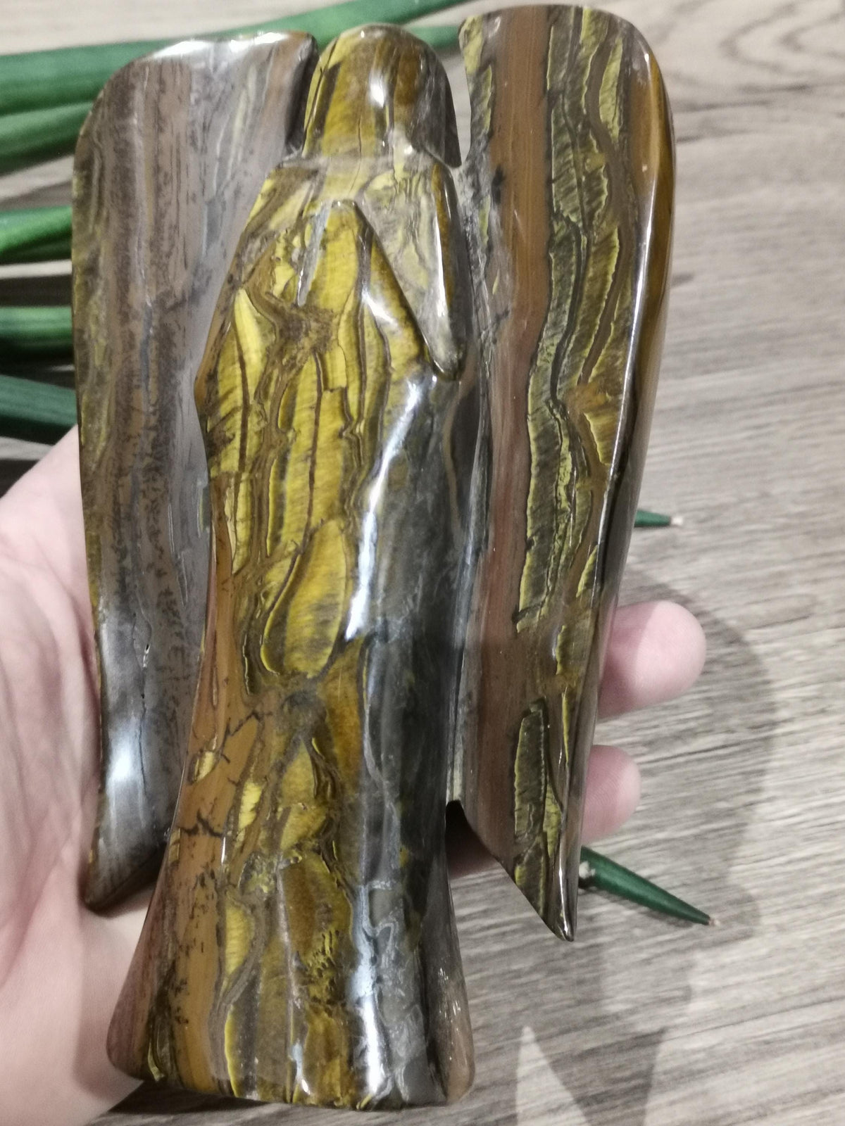 Anjo / Santo - > Escultura em Olho de Tigre Amarelo / Ouro castanho  -> 1250 gramas