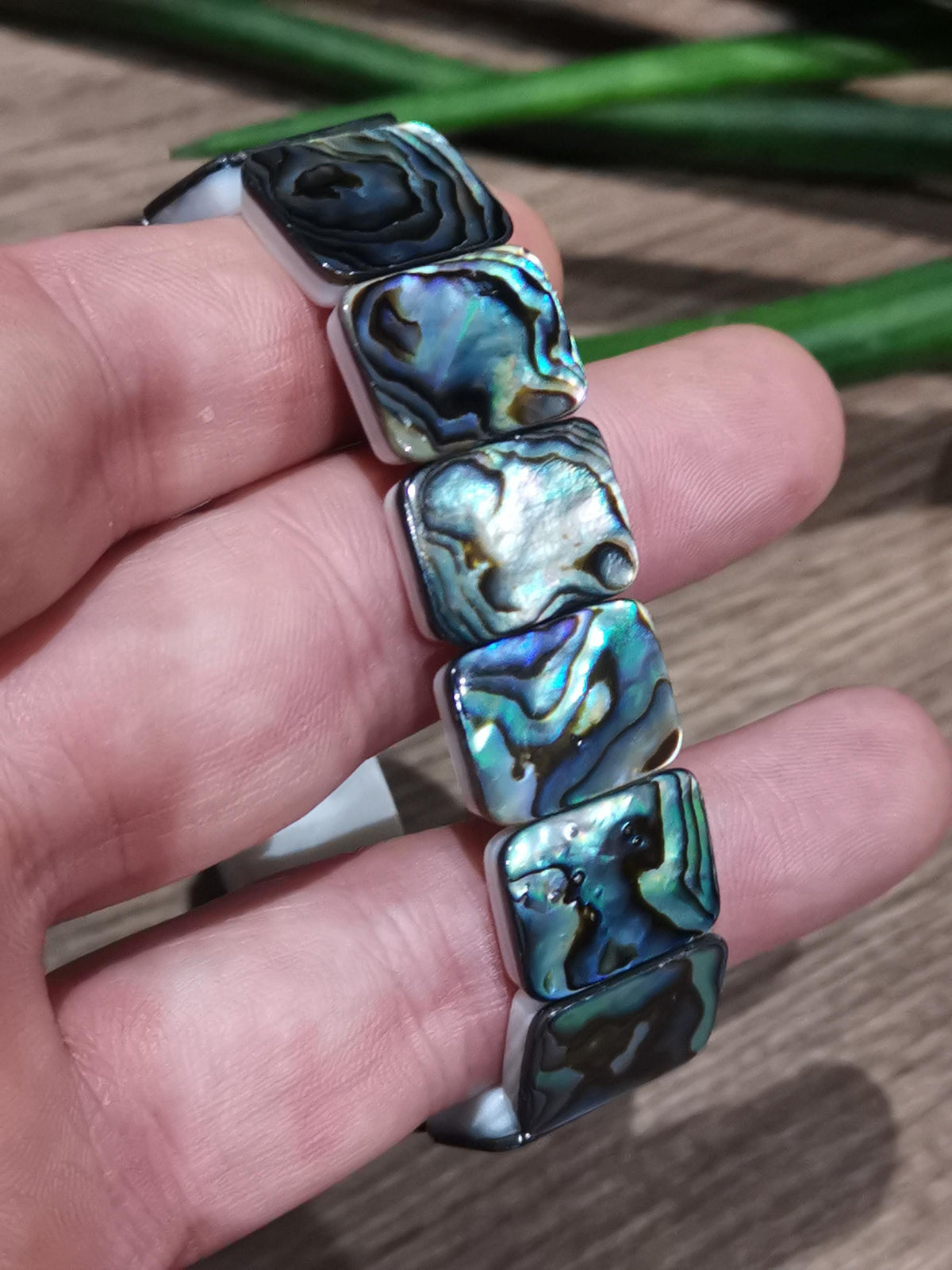 Pulseira em nácar de vieira abalone – Contas retangulares