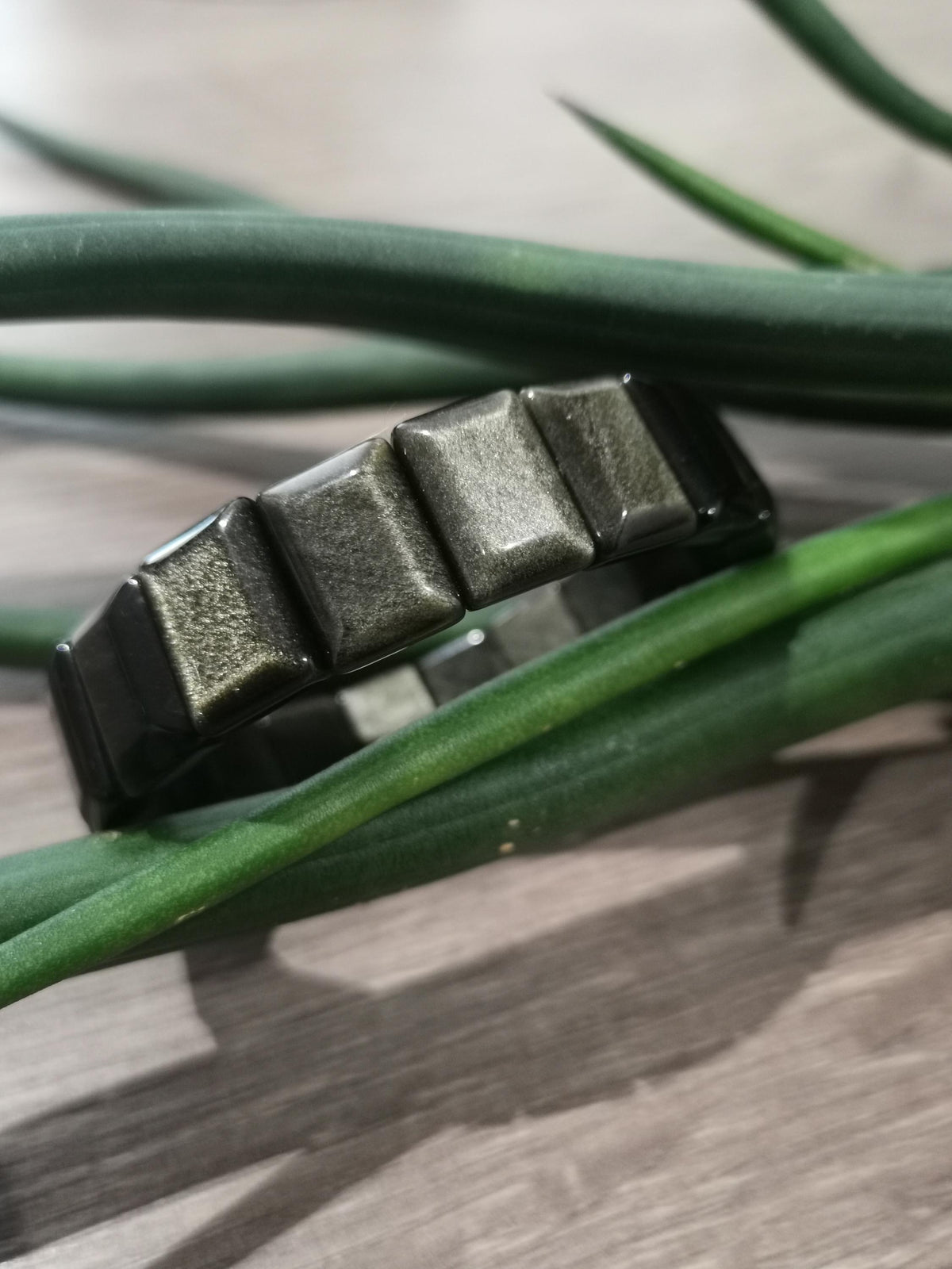 Pulseira em Obsidiana Dourada -> Conta em forma de Lingot de 15 / 11 mm , Circunferência interior 17 CM