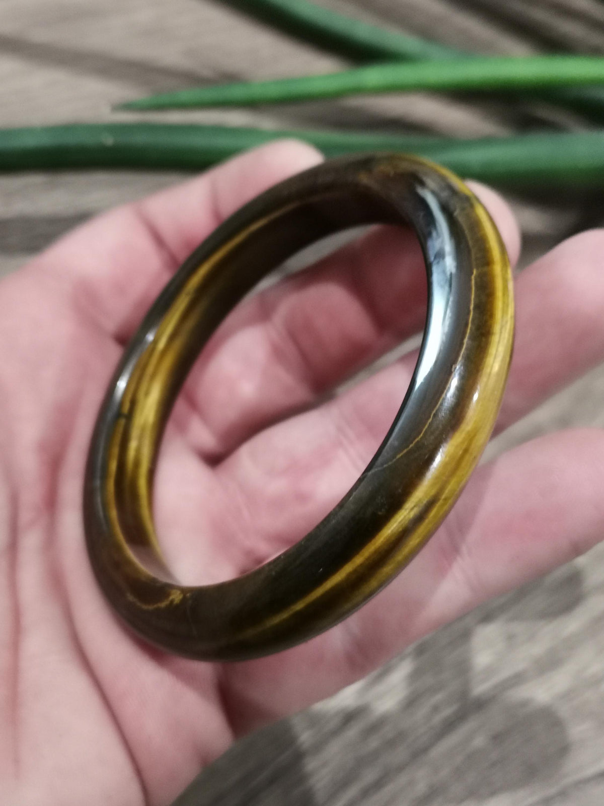 Armreif JONC starr aus Naturstein -> Tigerauge / Durchmesser 61 Millimeter
