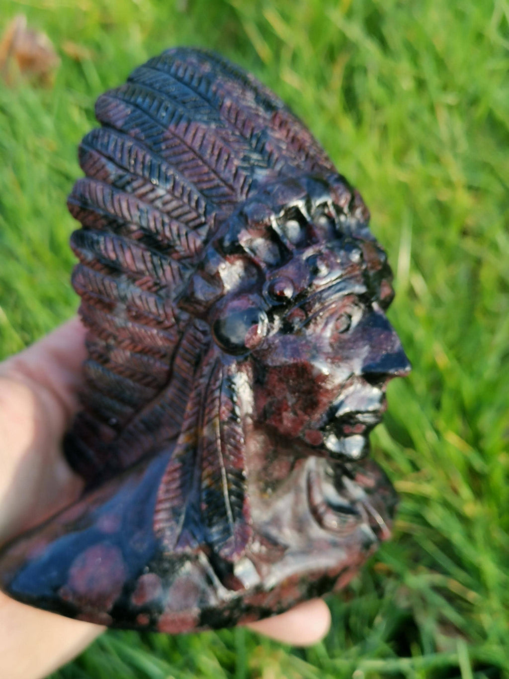 Almadin granaat -> Sculptuur, verzamelaarsbeeld van INDIANENHOOFDMAN, Apache van natuursteen
