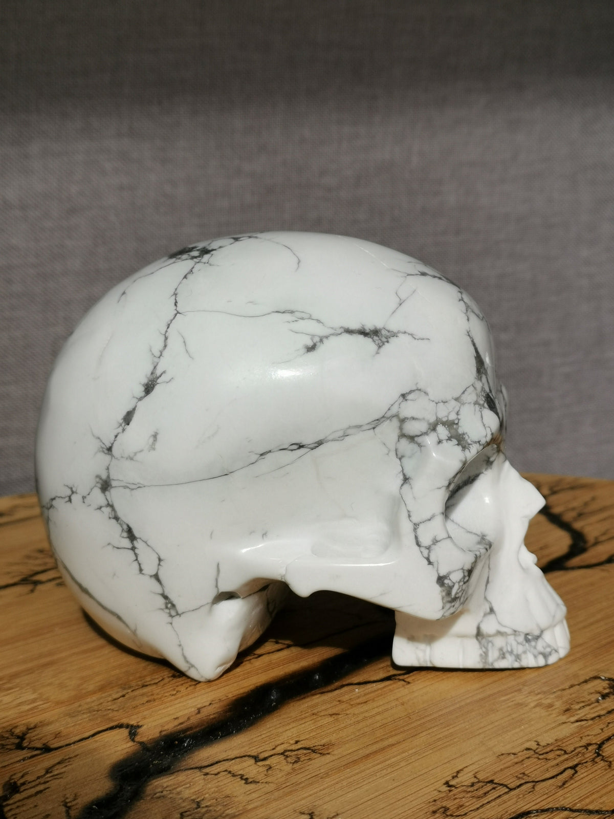 Pierre howliet Natuurlijke steensculptuur, geslepen in de vorm van een schedel / memento mori / curiositeitenkabinet