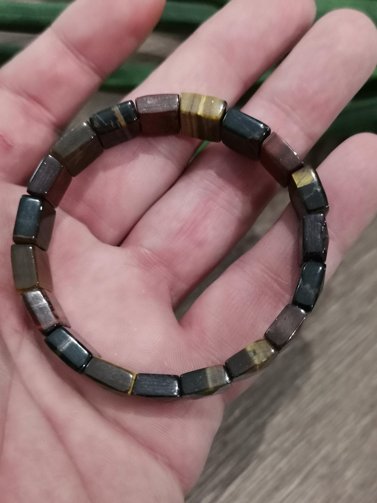 Contas de olho de tigre multicolorido: retangulares facetadas. 12 × 10 mm . pedra natural