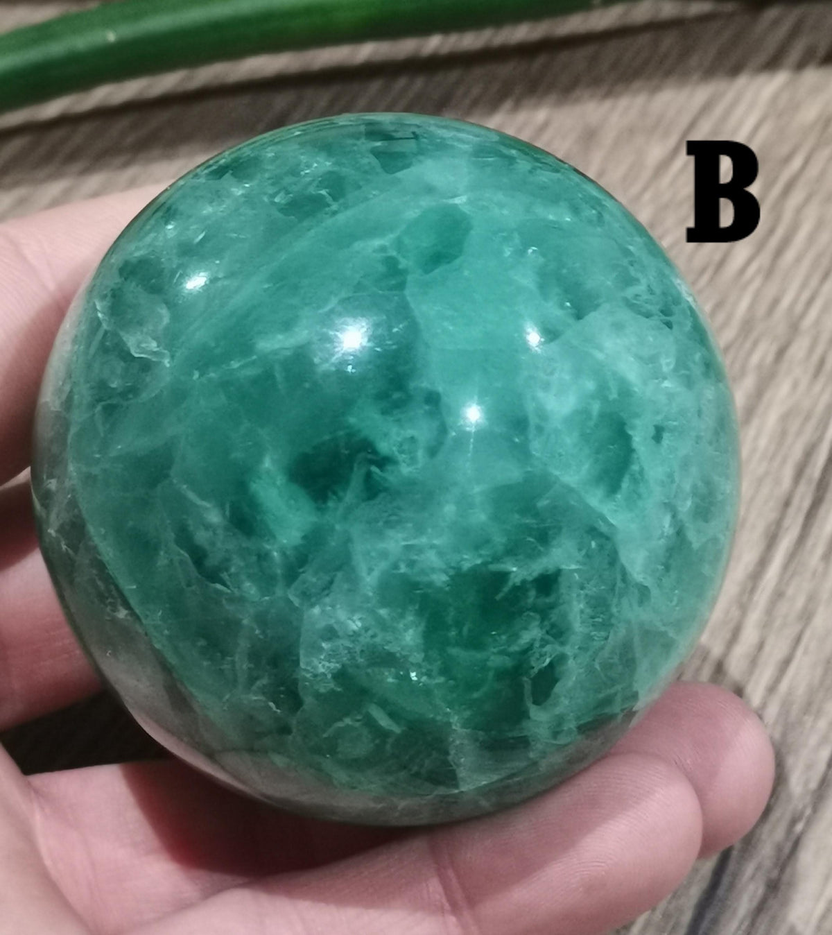 Fluorita verde de China   -- > Esfera A ELEGIR, ideal para un toque bien colorido en su colección