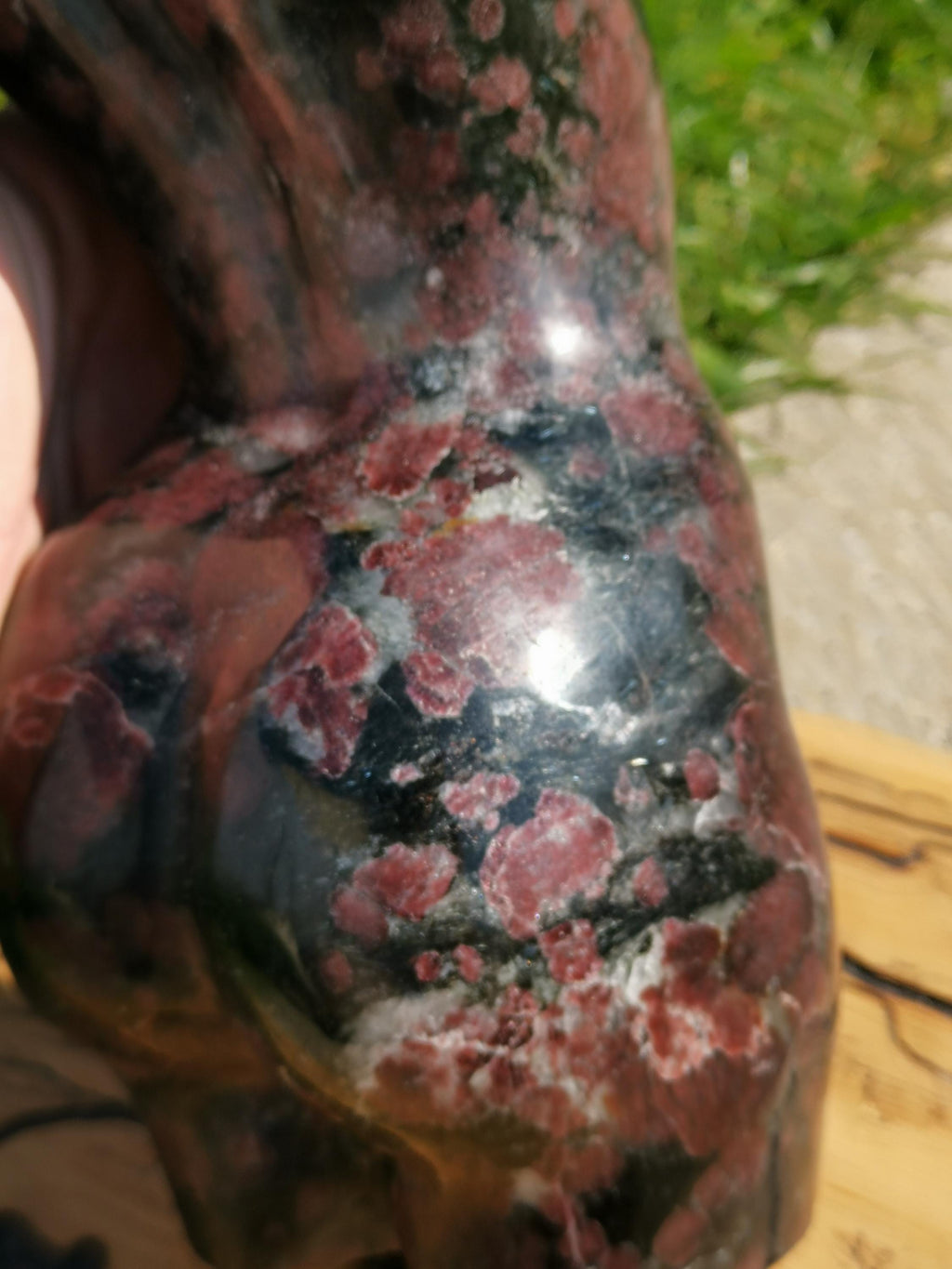 Buste XL, vrouwelijk lichaam van granaat-almandijn 7 kg, standbeeld van natuursteen