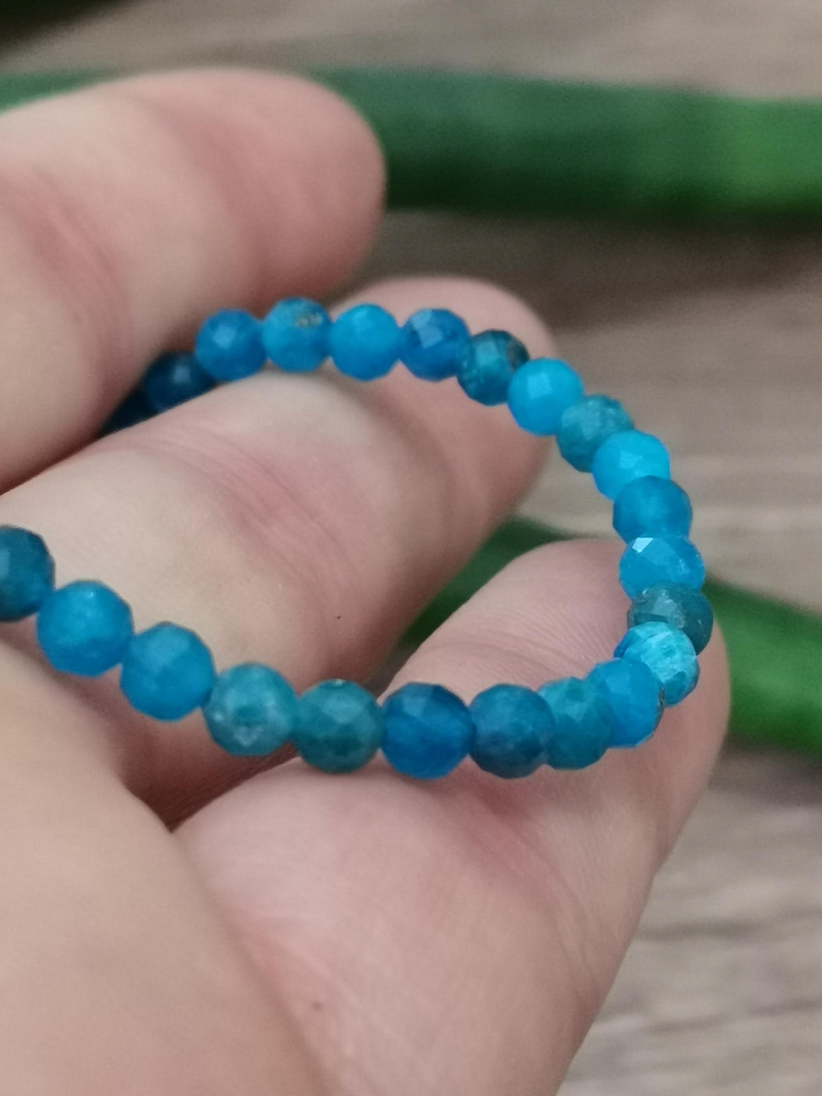 Pulseira à Medida em Apatite em Pedra natural / Pérola redonda de 4 Mm facetada