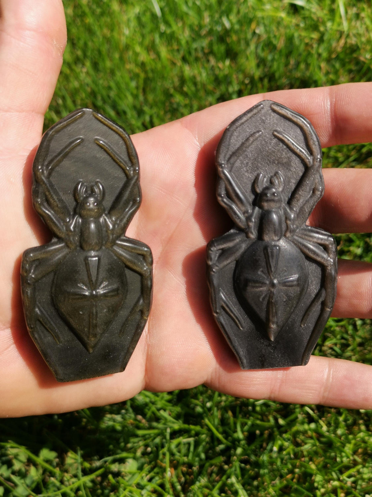 Aranha em obsidiana prateada ou dourada do México – Pedra natural