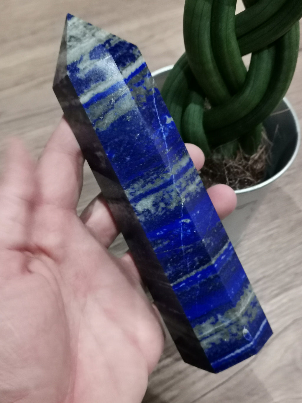 Lapis Lazuli , Pointe , Tour 640 gr , pierre d'ornement / lithothérapie