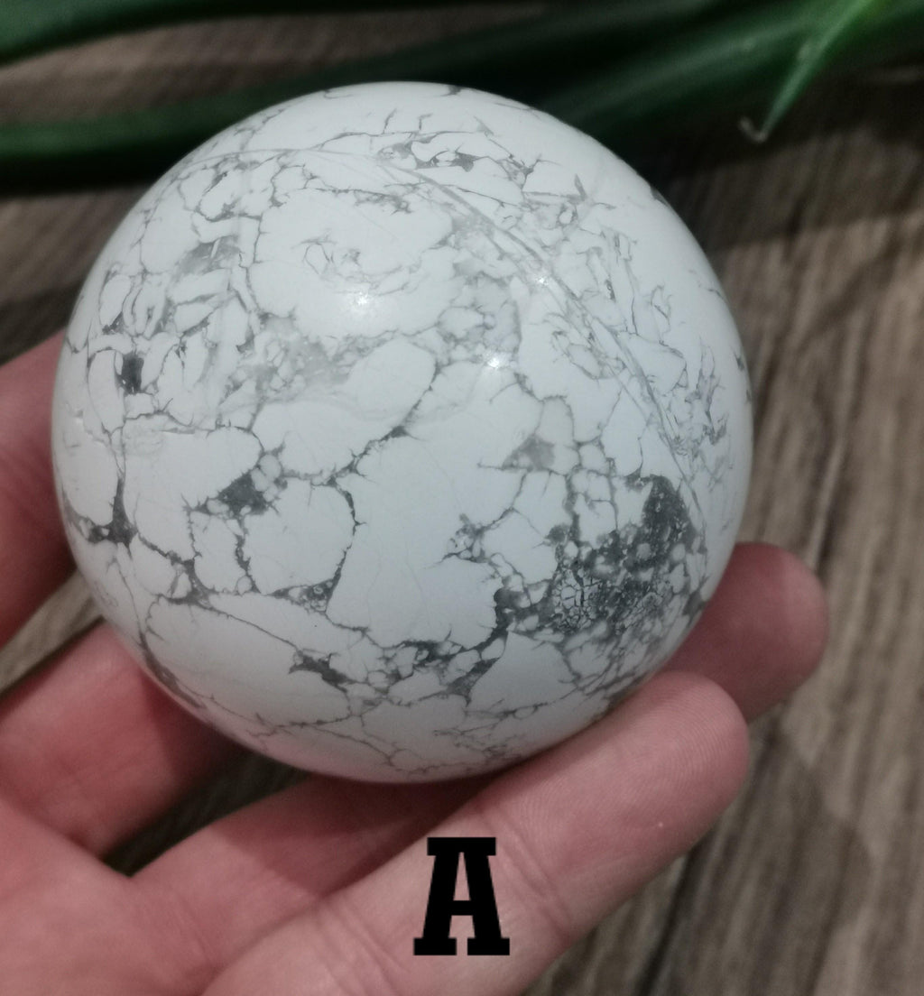Howlite natural stone from the USA -> Collector's sphere / crystal healing YOUR CHOICE