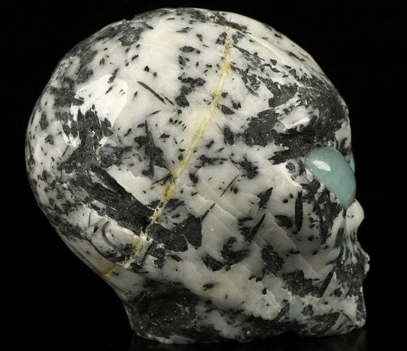 Crâne alien Roswell en tourmaline noire et quartz, yeux en amazonite · XL