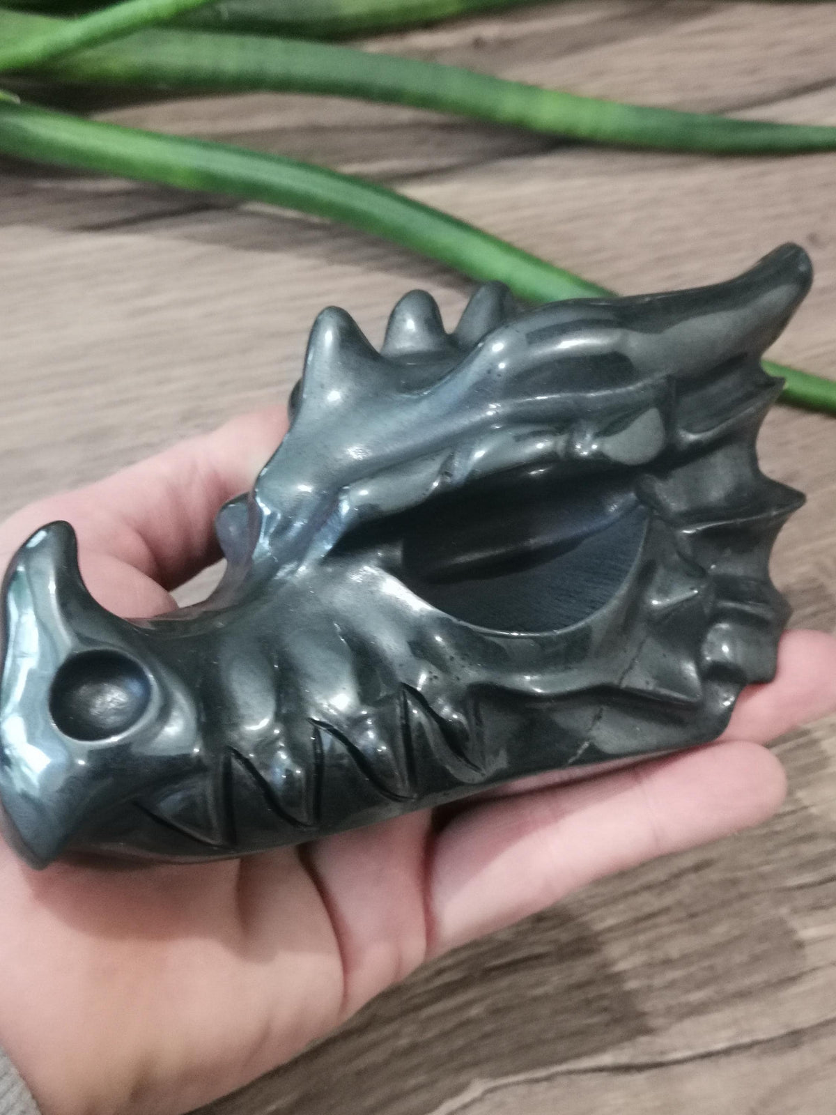 Dragon XL en hématite · Sculpture en pierre naturelle