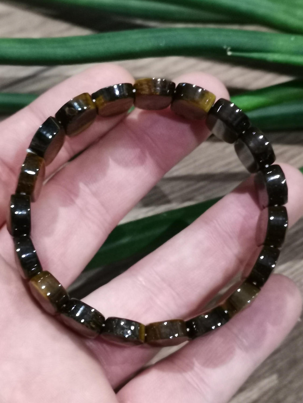 Geel tijgeroog, brede armband met grote ovale gefacetteerde kralen van 20/11 mm, prachtig