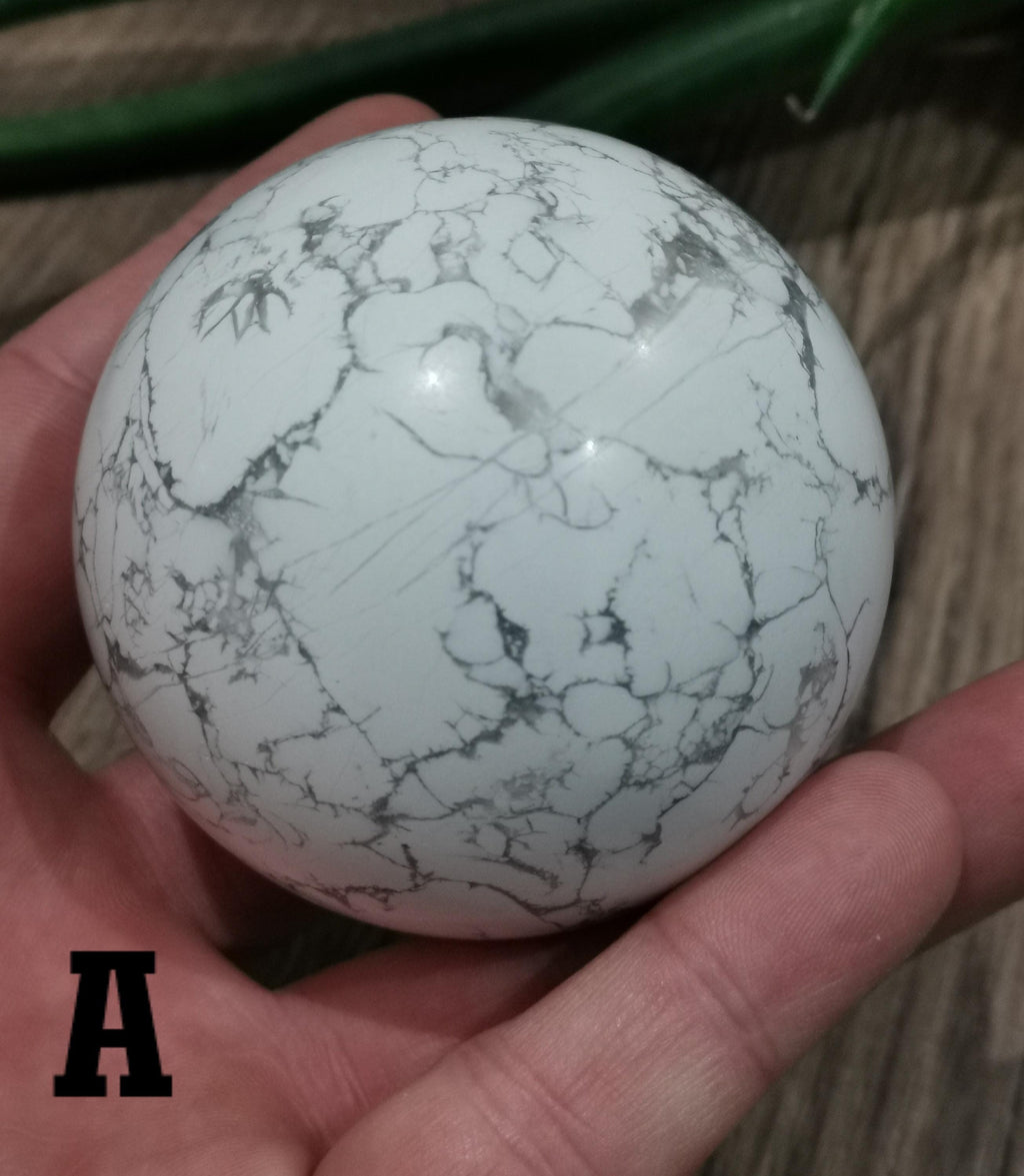 Howlite natural stone from the USA -> Collector's sphere / crystal healing YOUR CHOICE