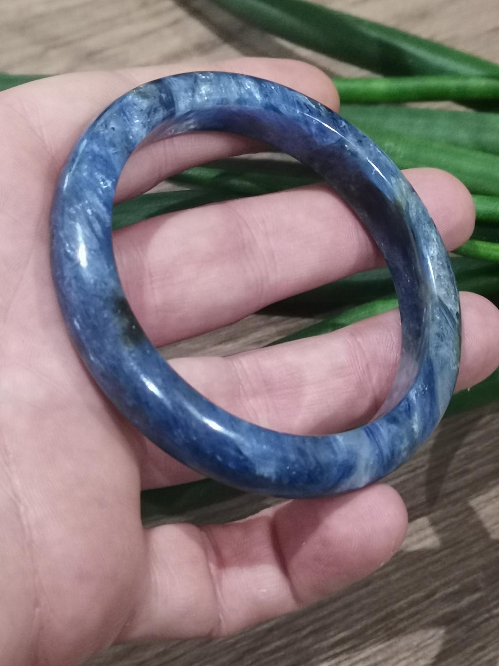 Baanarmband van cyaanite (kyanite) AA+ – Binnendiameter 61 mm