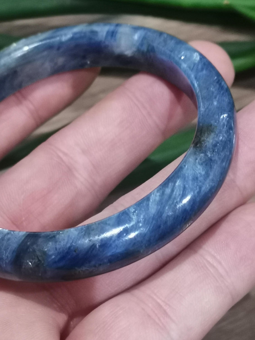 Baanarmband van cyaanite (kyanite) AA+ – Binnendiameter 61 mm