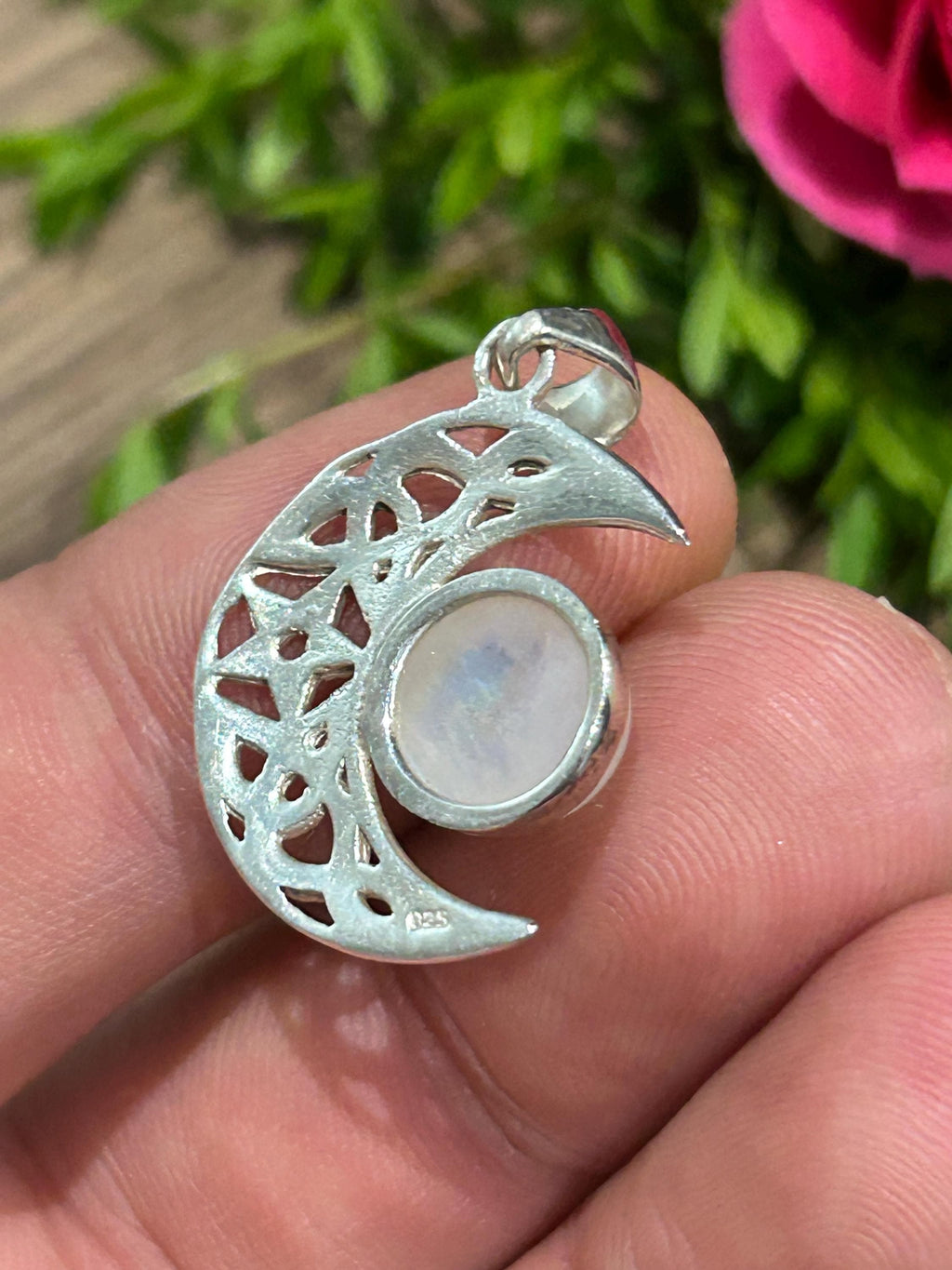 Colgante de luna en plata 925 y piedra lunar – 4 g