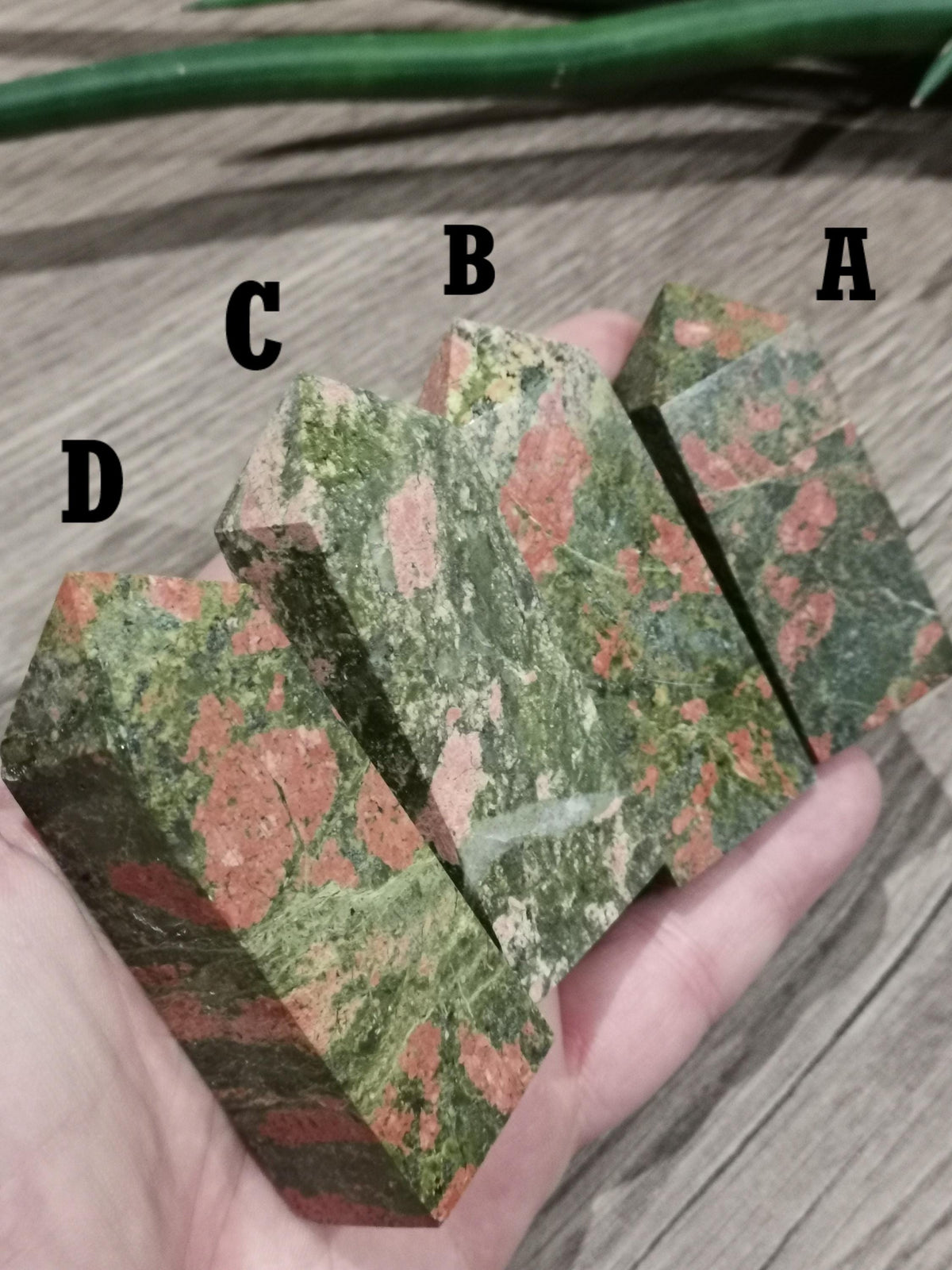 Unakita – Obeliszek z kamienia naturalnego do wyboru
