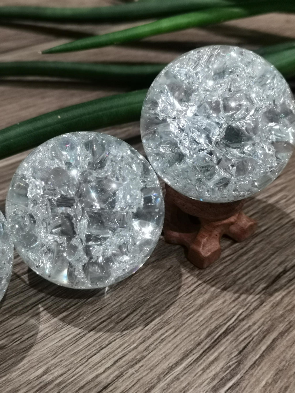 Rock Crystal Quartz / Crackle Quartz / collector's sphere, meditation, recharging