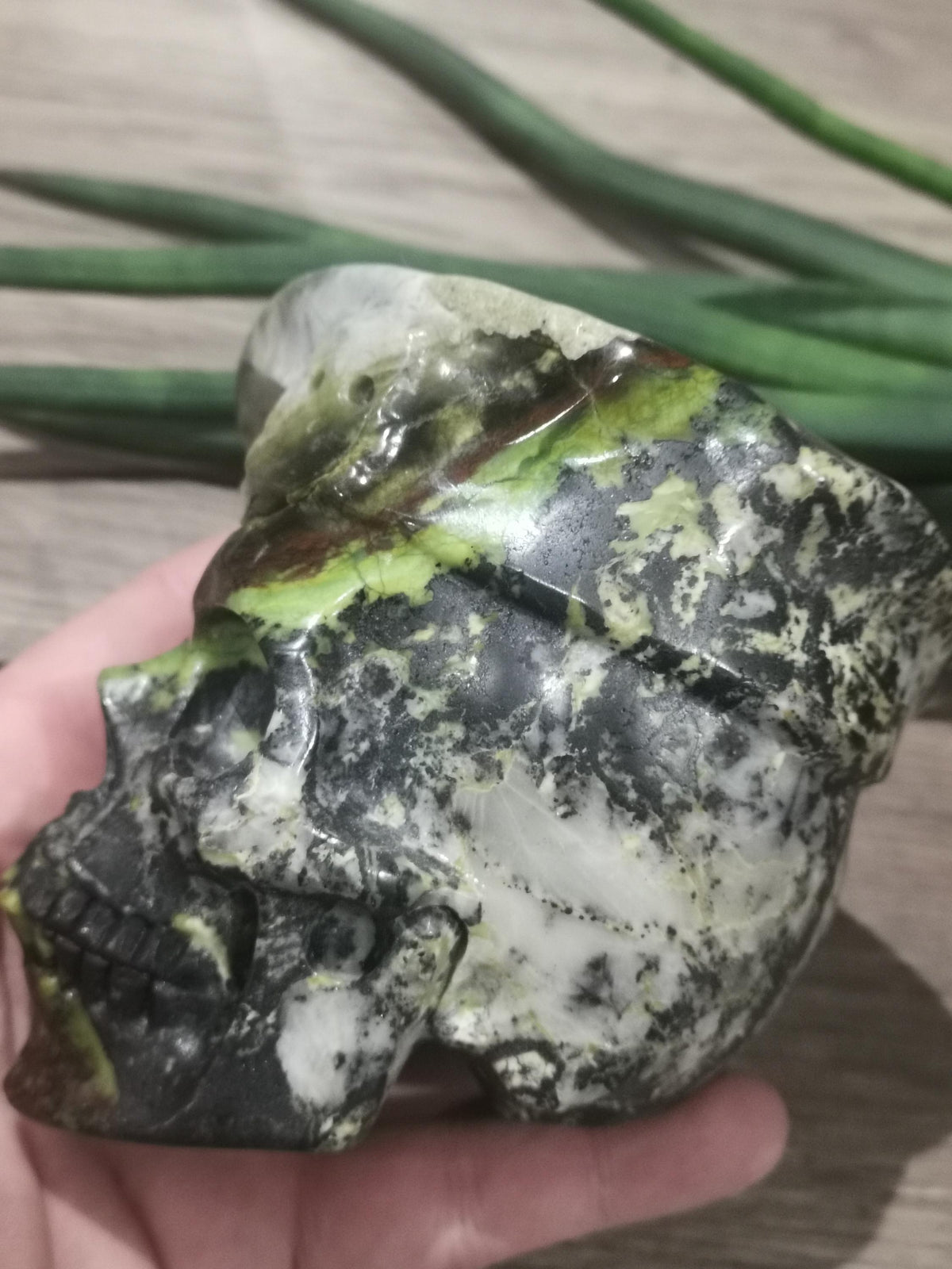 Militare , Basco Verde , Scultura in pietra naturale JASPE HISO , Teschio in pietra da collezione / Crystal Skull