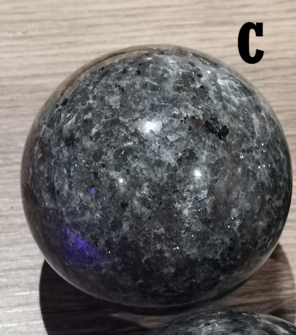 Yooperlite, natuursteen die onder UV-lamp fluoresceert, KEUZEBARE SFEER, Topcollectie