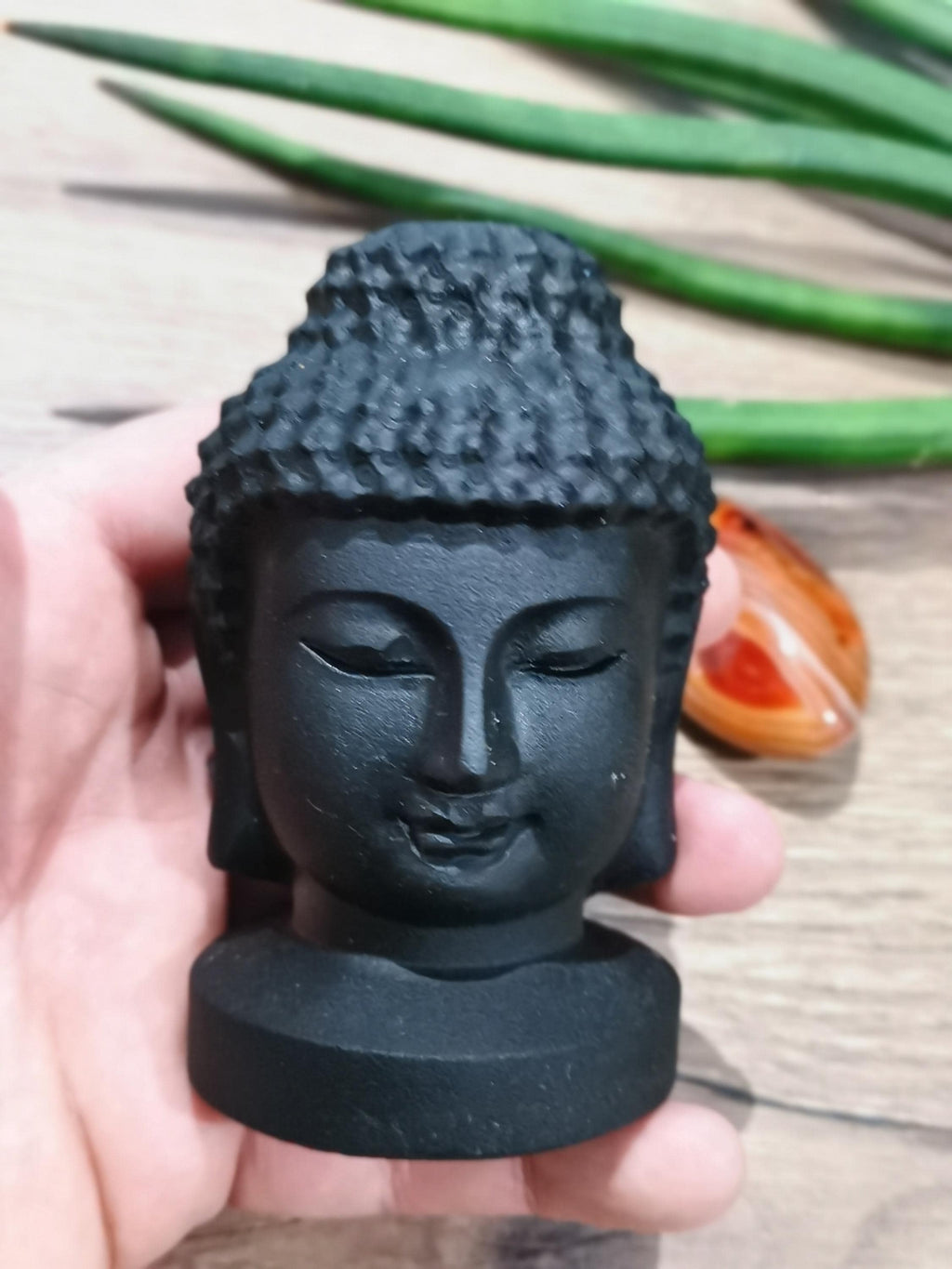 Boeddhakop 464 gram, standbeeld van natuursteen / matzwarte obsidiaan