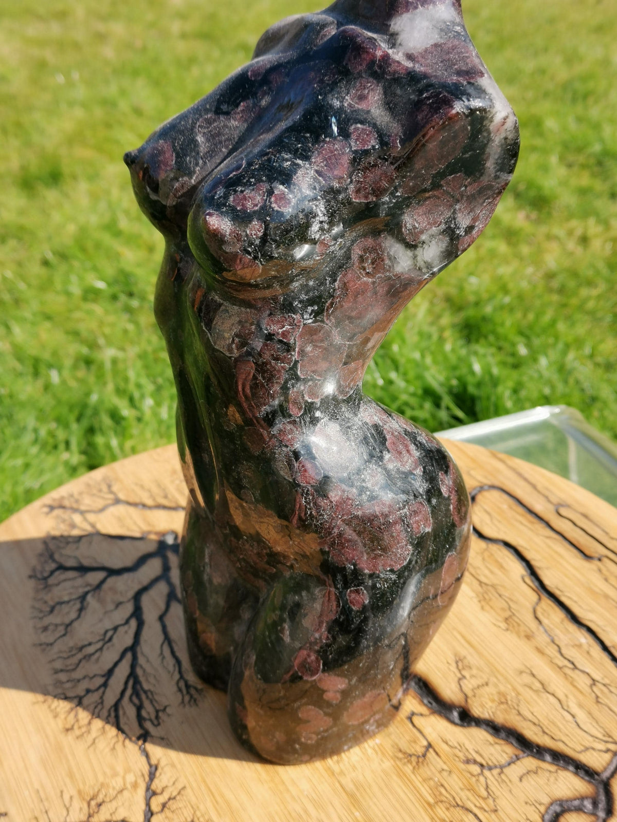 Buste XL , Corps de femme en Grenat Almandin 5.9 KG , Statue de pierre naturelle