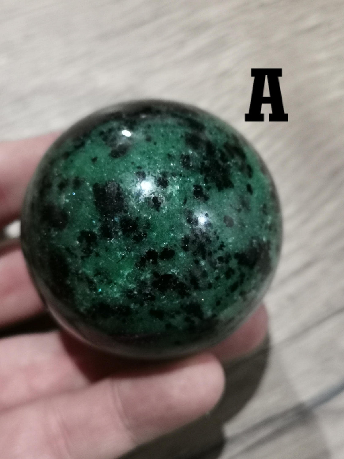 Sfera in rubino su zoissite - pietra naturale – Da 58 a 63 mm – A scelta