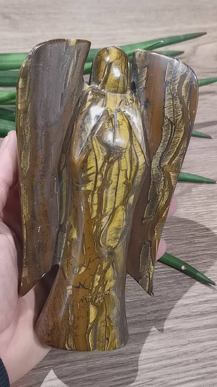 Anjo / Santo - > Escultura em Olho de Tigre Amarelo / Ouro castanho  -> 1250 gramas