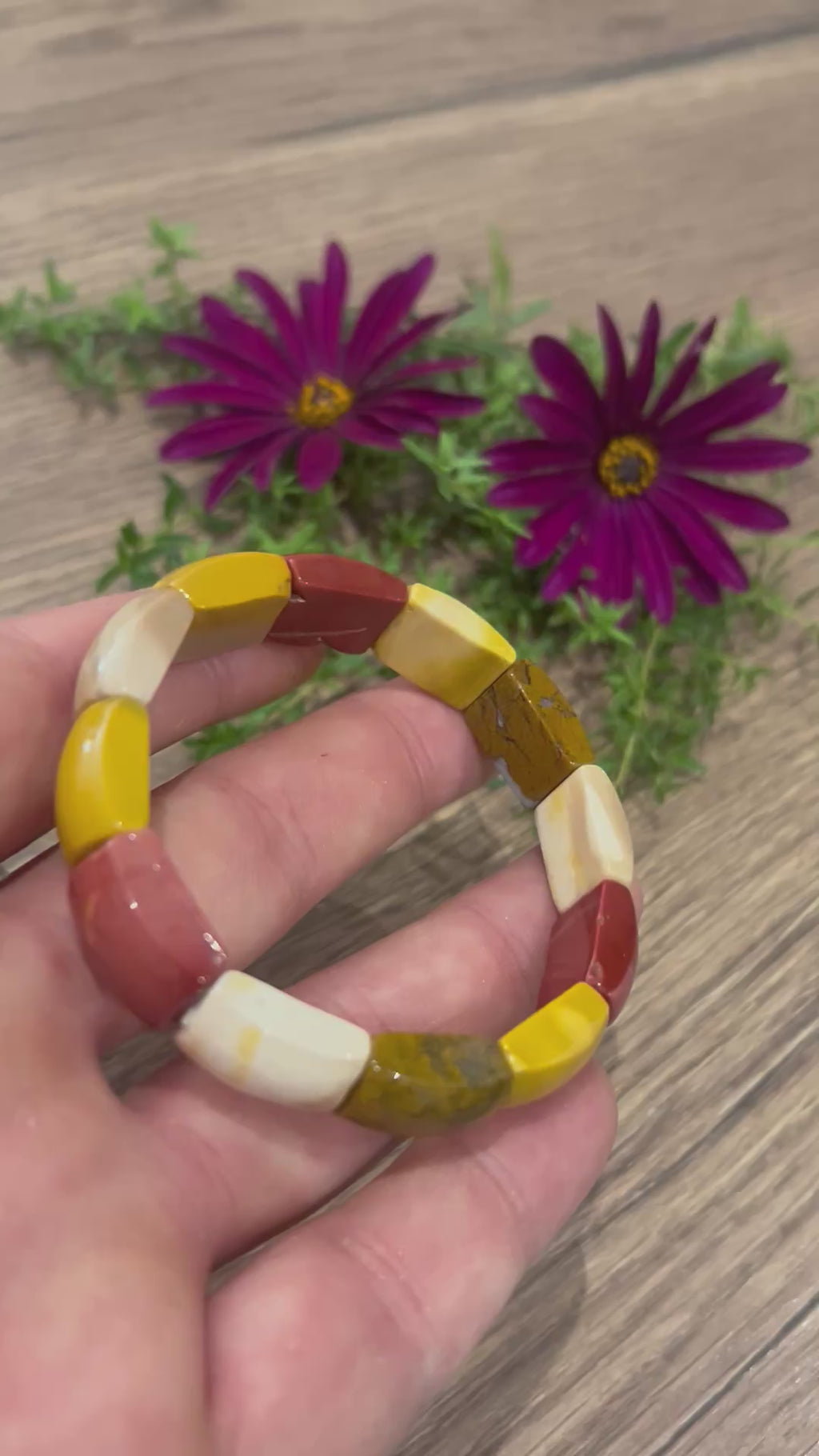 Minerals -> Mooka Jasper, mookaite / Rectangular bead bracelet, 17 x 10 mm