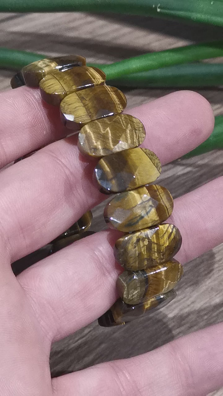 Geel tijgeroog, brede armband met grote ovale gefacetteerde kralen van 20/11 mm, prachtig