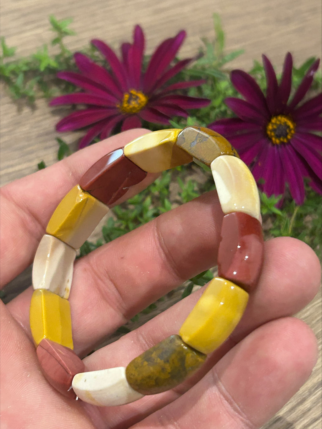 Minerals -> Mooka Jasper, mookaite / Rectangular bead bracelet, 17 x 10 mm