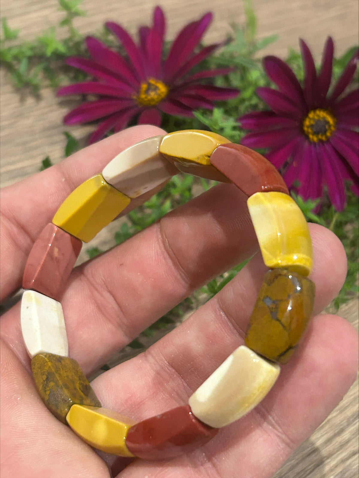 Minerals -> Mooka Jasper, mookaite / Rectangular bead bracelet, 17 x 10 mm
